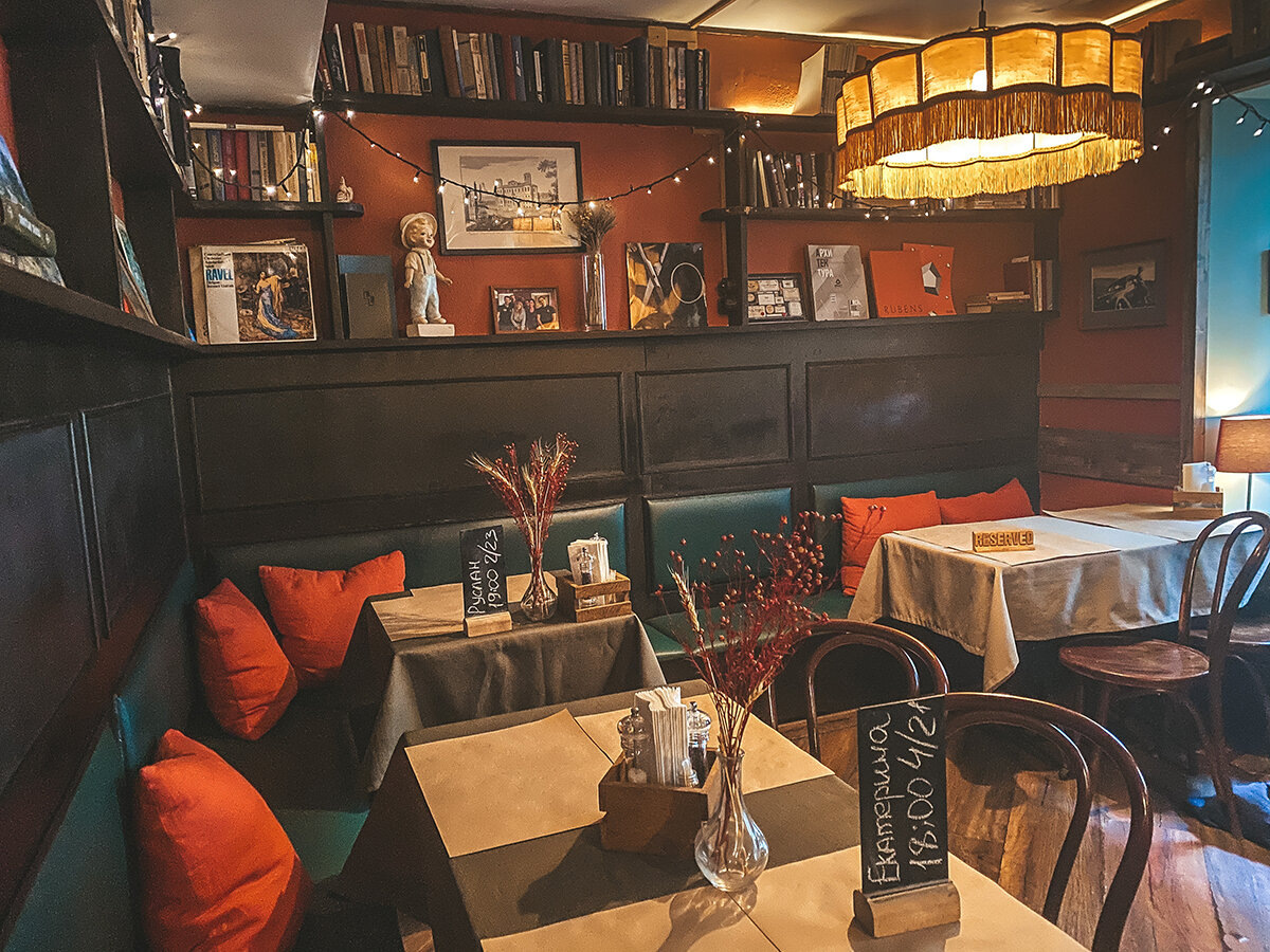 Интерьер кафе «Квартира 44»