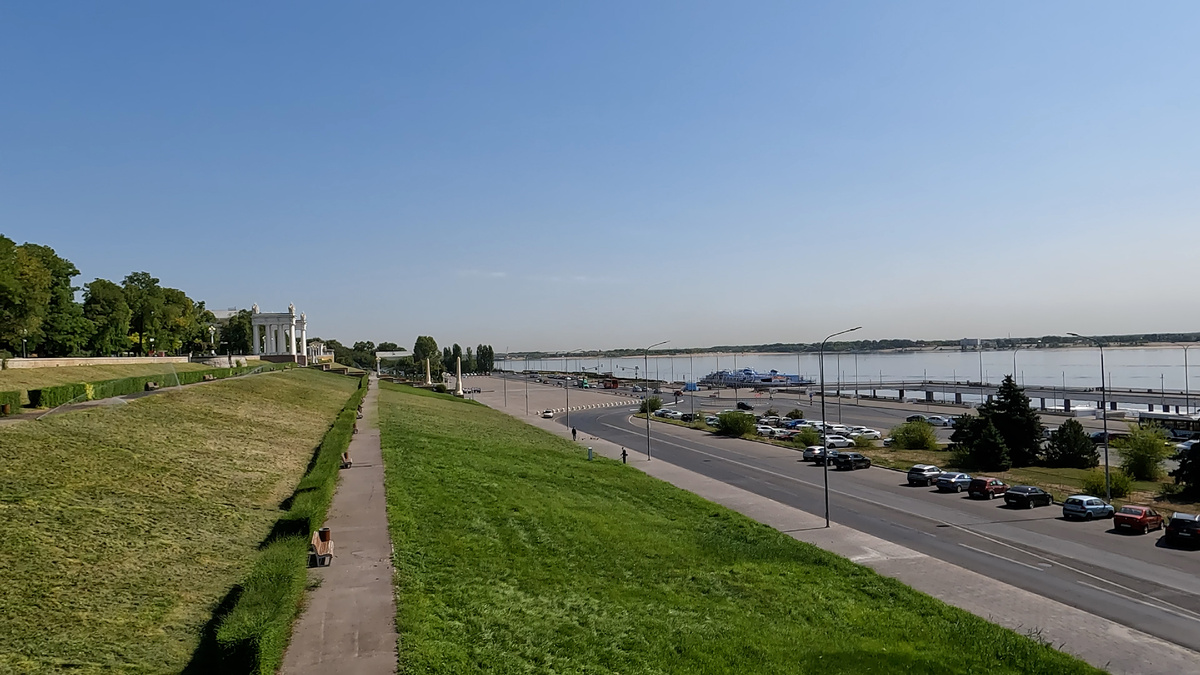 Набережная 