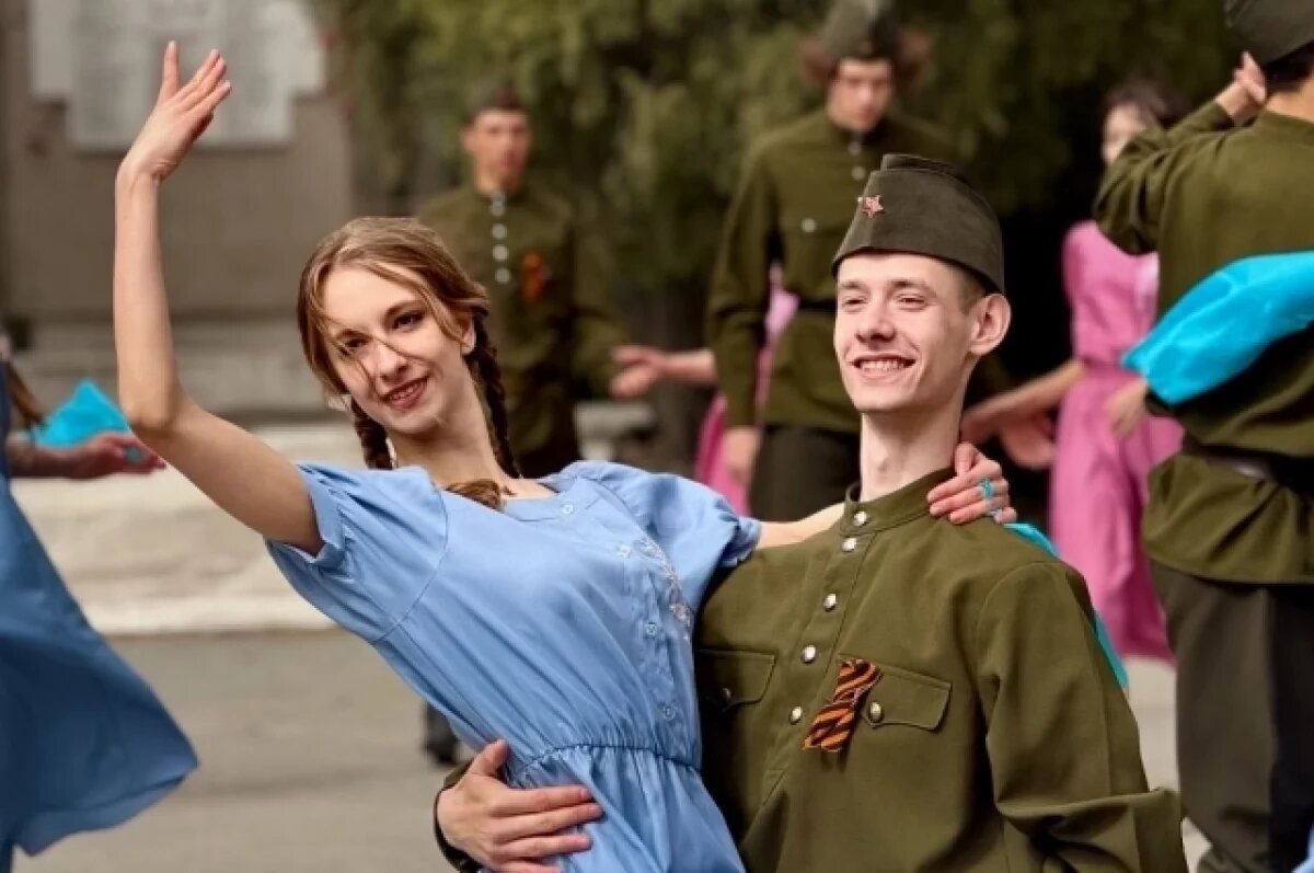    В Омском ГАУ прошёл Вальс Победы