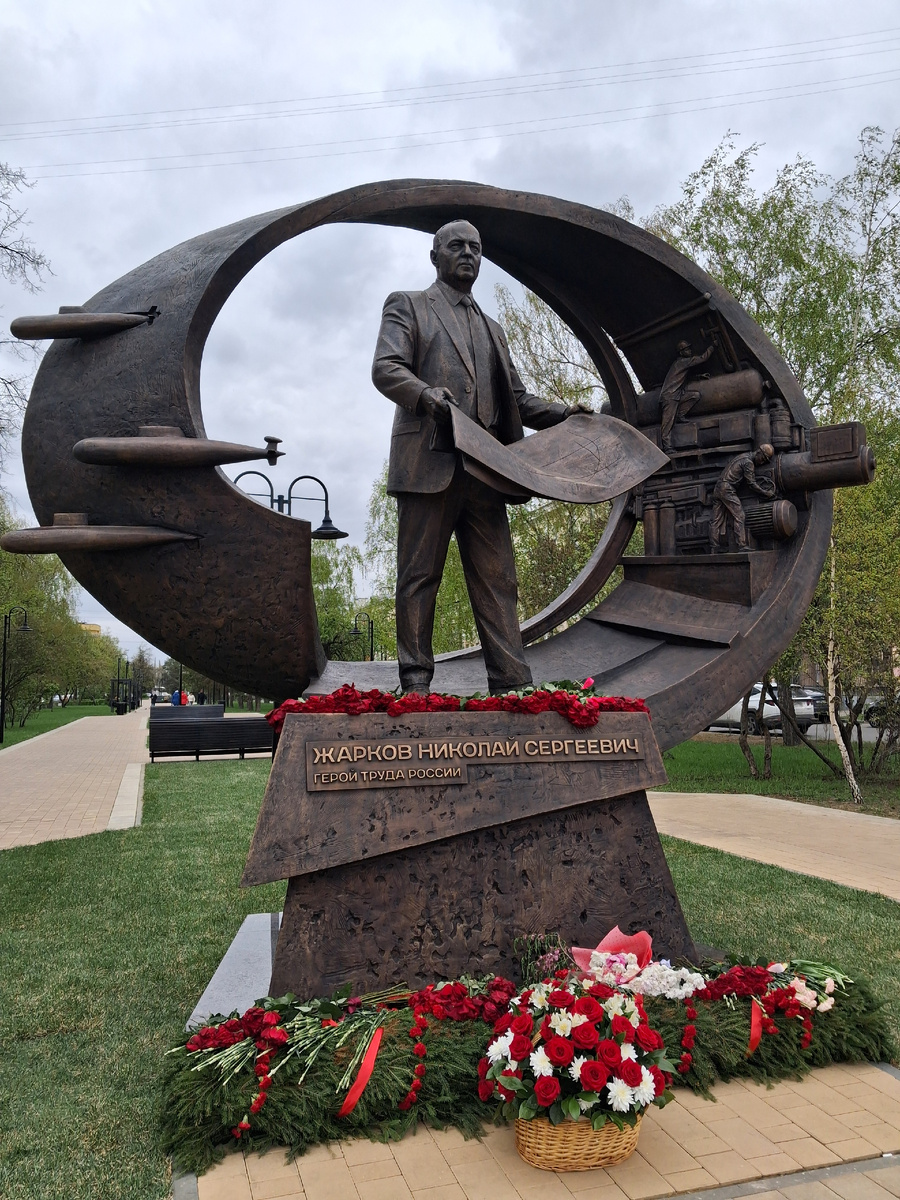 Памятник Н.С. Жаркову на бульваре Юбилейном в г. Нижнем Новгороде. Фото автора.