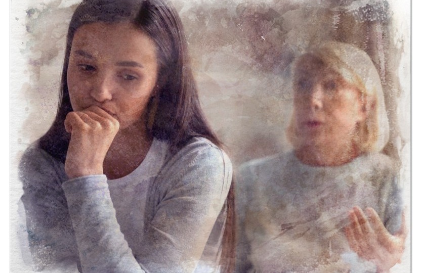 — Я три дня убирала квартиру! — возмущалась маменька, — три ночи не спала, но всё сделала... Как можно так загадить новое жилье?