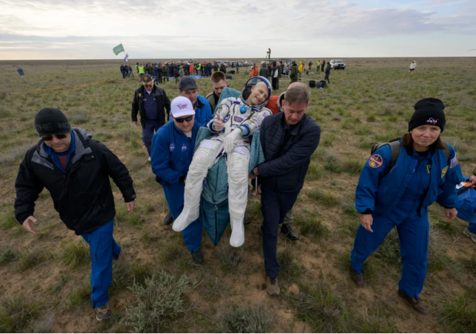 Петтит после приземления