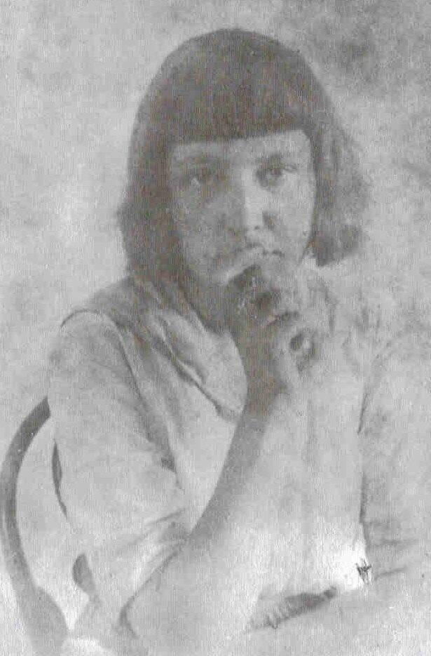 Марина Цветаева — русская поэтесса, прозаик, переводчик. Родилась 8 октября 1892 года в Москве. Марина Цветаева признана одним из великих русских поэтов двадцатого столетия