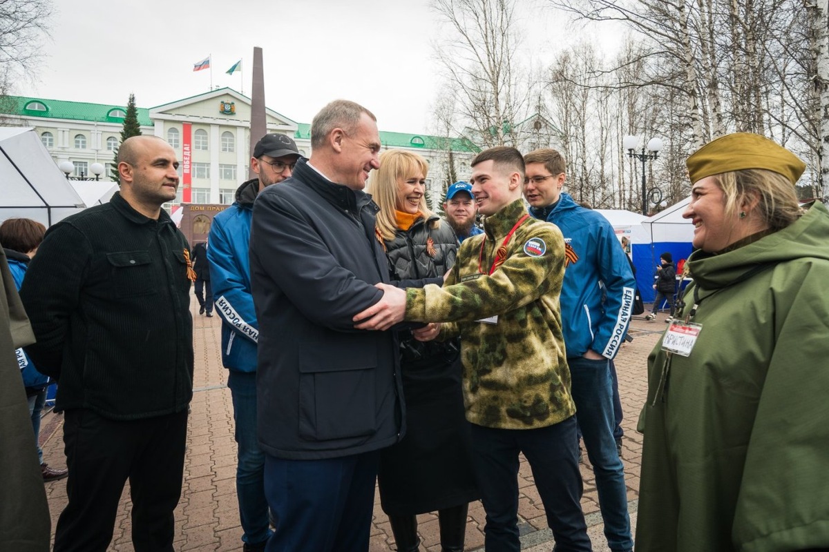    Губернатор Югры посетил праздничные мероприятия в Ханты-Мансийске