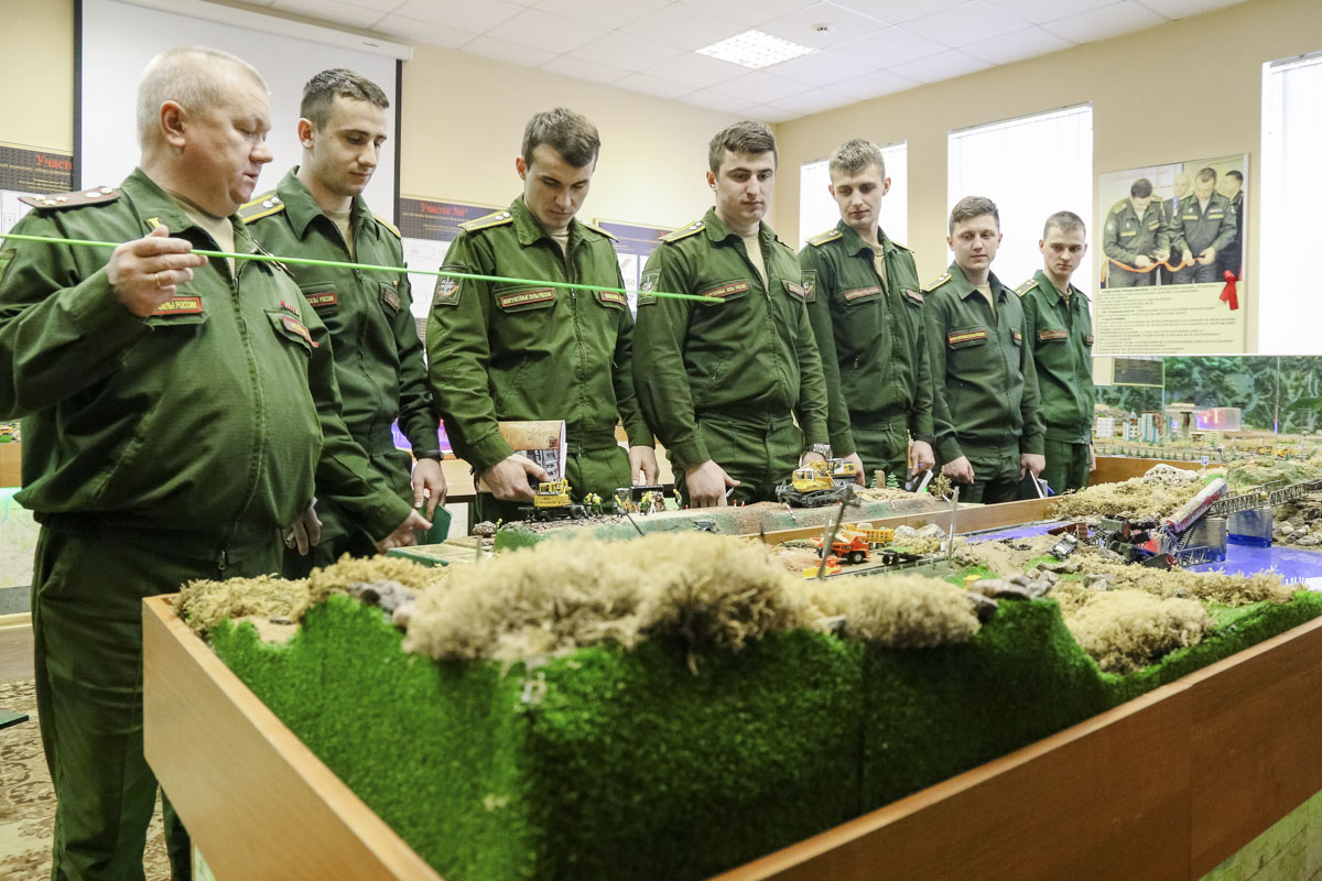 Фото: Военный институт Железнодорожных войск и военных сообщений Военной академии материально-технического обеспечения им. генерала армии А.В. Хрулева, https://jdv.vamto.mil.ru/