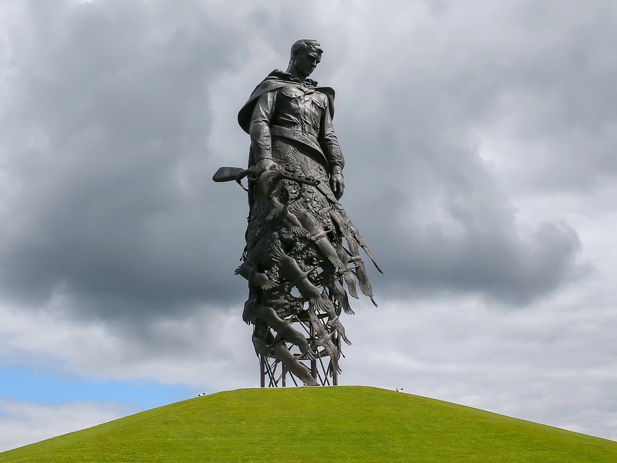 Виден с трассы М-9 Москва-Рига (поворот на Ржев) фото автора