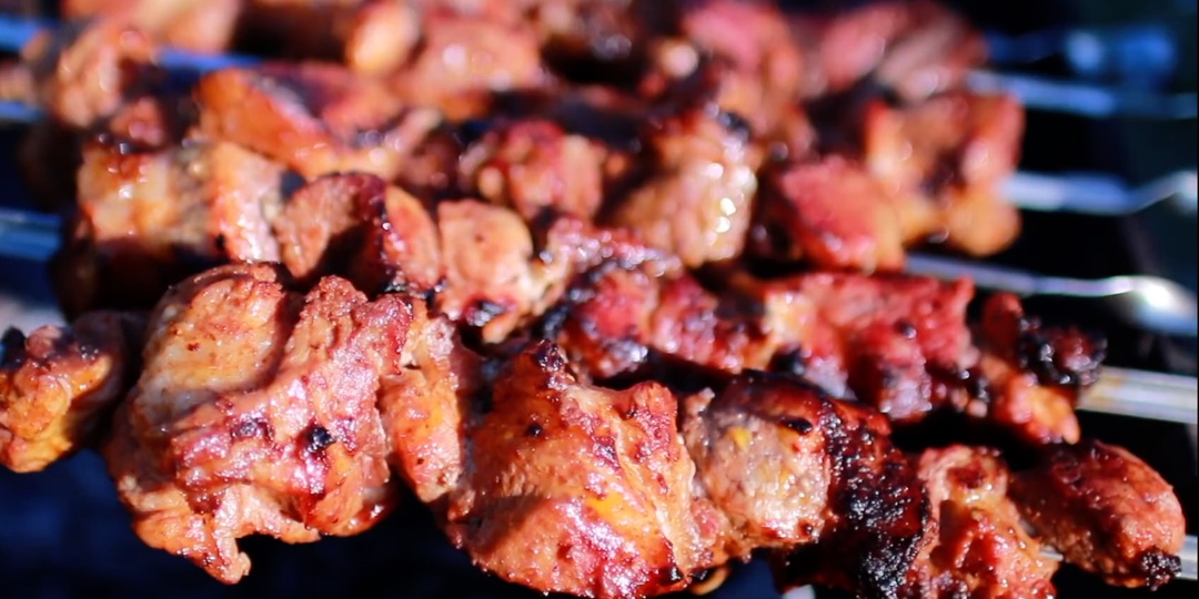 Шашлыки в красном маринаде.