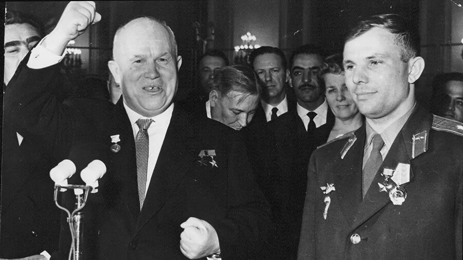 Н.С. Хрущёв и Ю.А. Гагарин