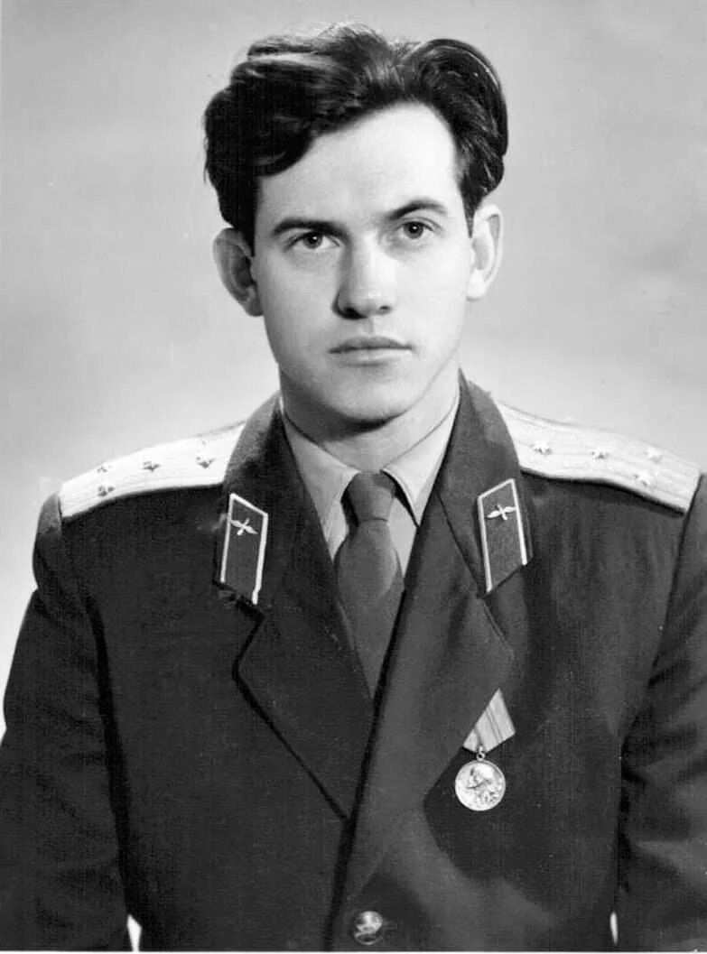 Валентин Петров