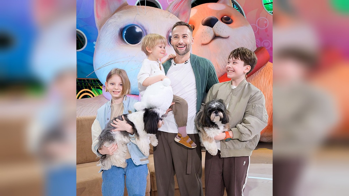 Дмитрий Шепелев с детьми (Платон справа)