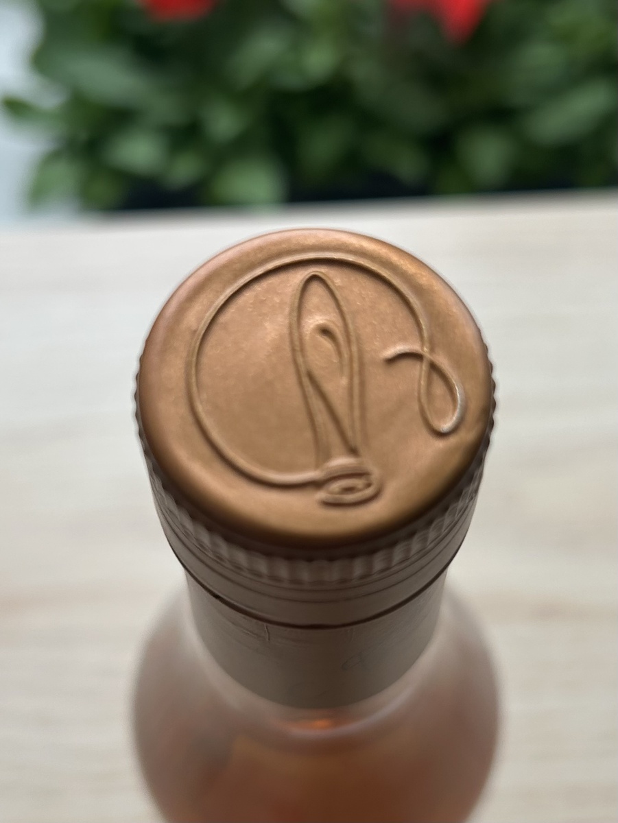 А какая попсовая пробка с вензелями