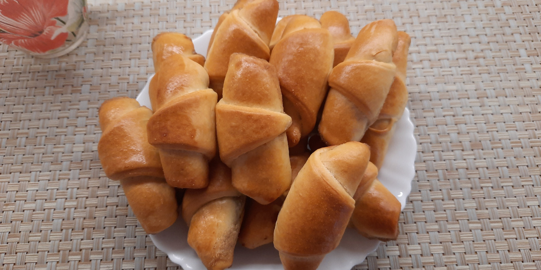 Рогалики с халвой.