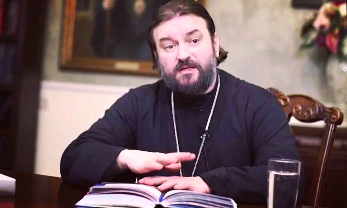 Андрей Ткачёв — протоиерей, настоятель Храма Троицы Живоначальной в Хохлах, писатель, телеведущий, блогер, миссионер.