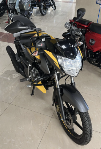 Тормозная система CBS. Комбинирует дисковые передние и барабанные задние тормоза. При нажатии на педаль только заднего тормоза, тормозное усилие распределяется на оба колеса, что повышает эффективность и безопасность торможения.