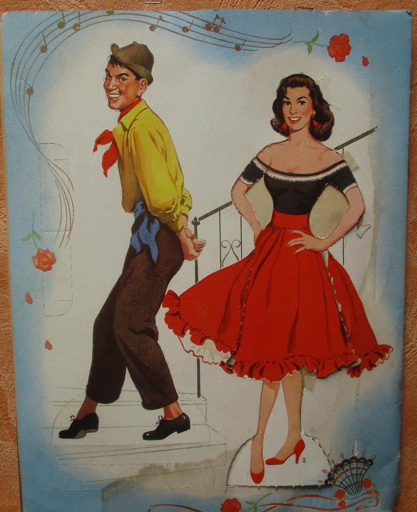 Задняя обложка с куклами.