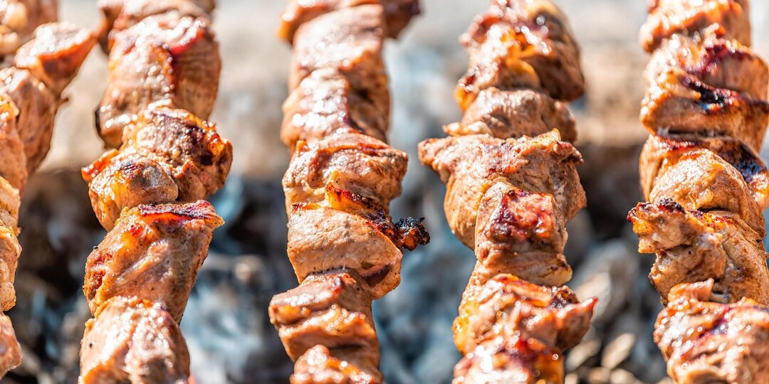 Шеф-повара московских ресторанов поделились 6 рецептами маринадов для шашлыка