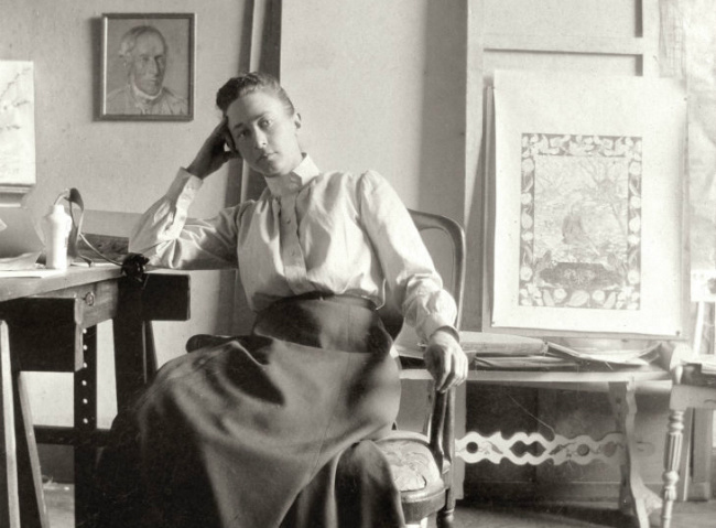 Хильма аф Клинт в своей мастерской