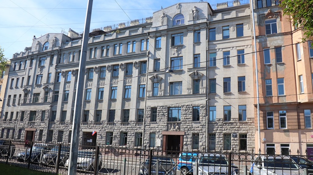 Дом, в котором жил Б. Кустодиев