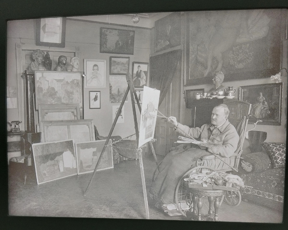 Б.М. Кустодиев за работой.