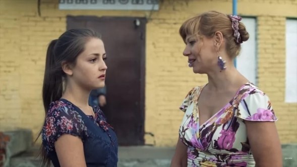 Лида и её мать (актриса Елена Бирюкова).