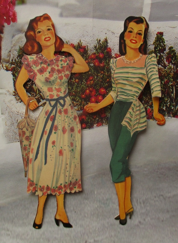 Две из четырёх кукол набора.