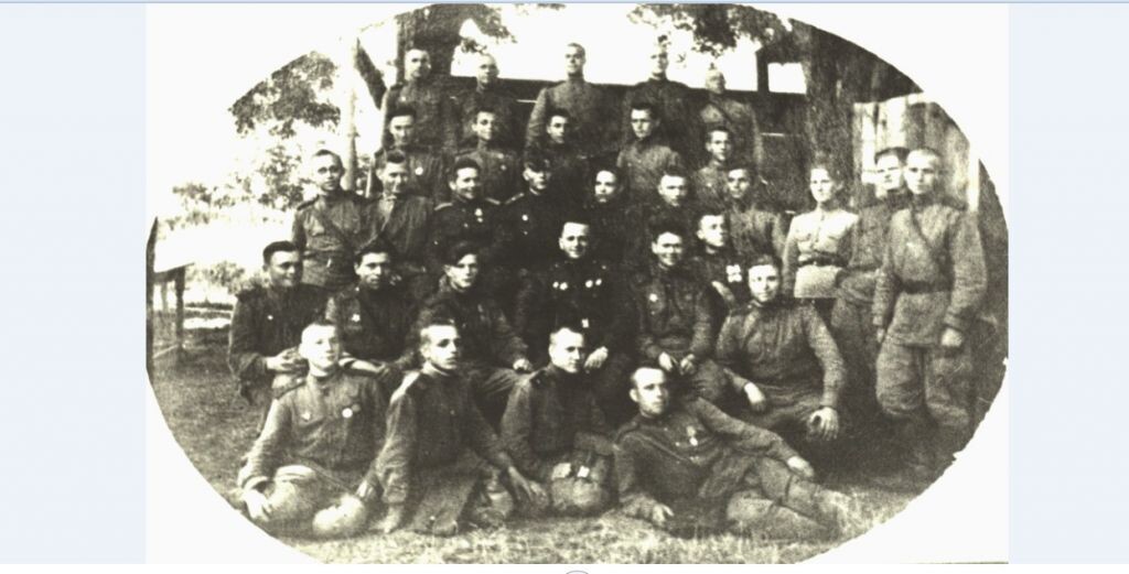 Бойцы полка в годы войны. Фото Андрея Зубанова, копия материалов Курганского государственного архива