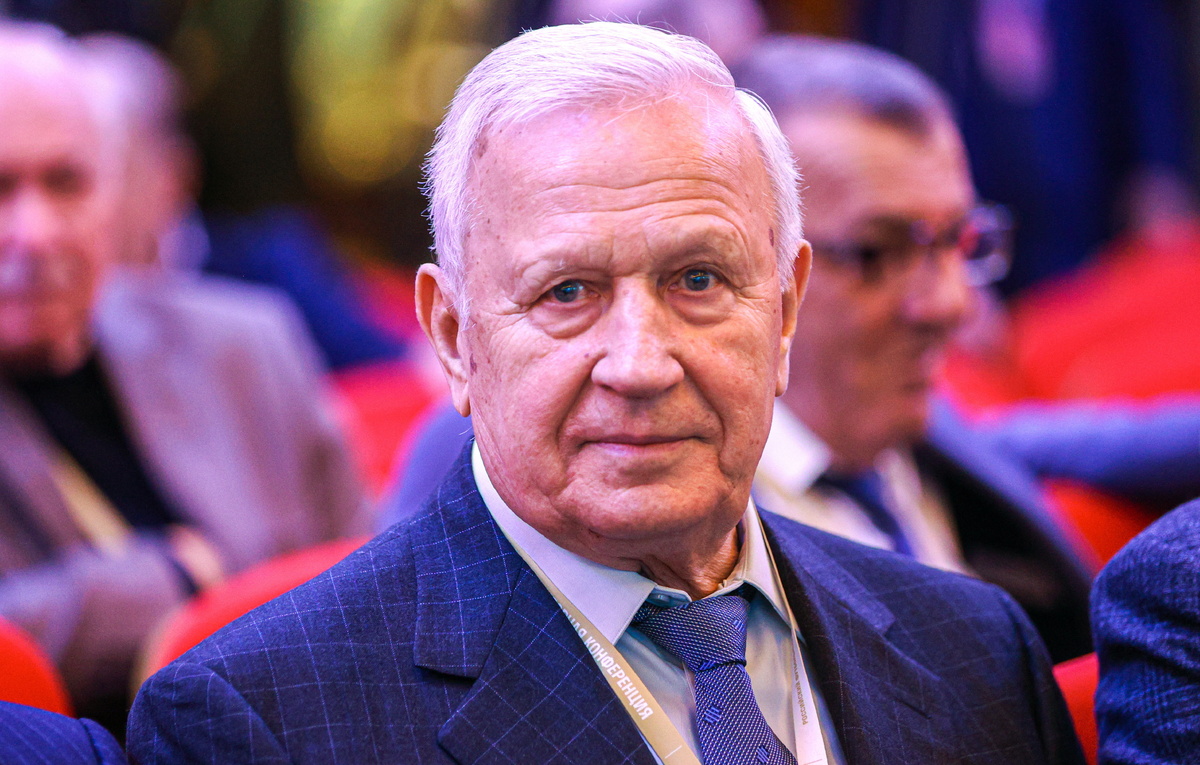    Почетный президент Российского футбольного союза Вячеслав Колосков  Валерия Калугина/ТАСС