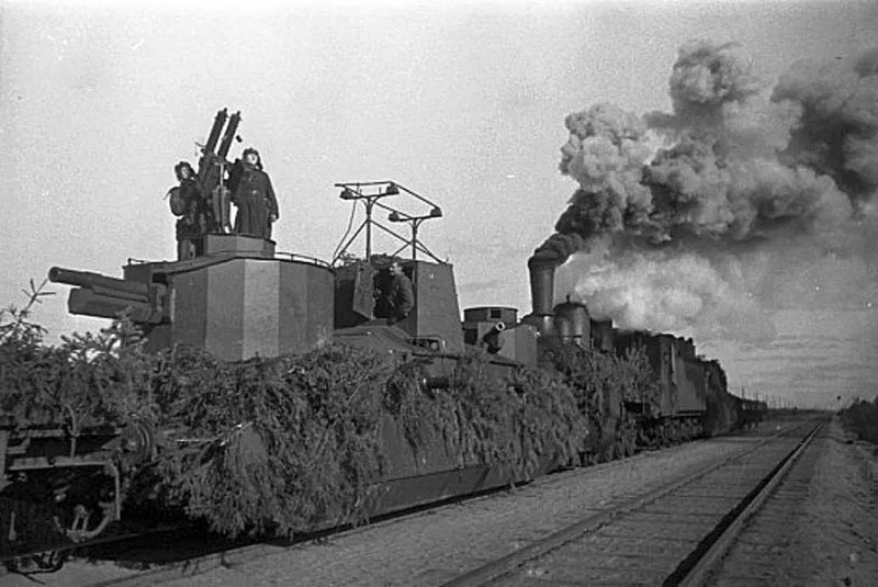 История советских бронепоездов — это история технологических экспериментов, героических подвигов и стратегического мышления. 