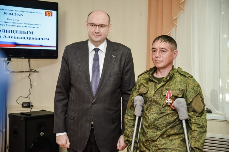    Евгений Солнцев в Александровском районе вручил орден Мужества участнику СВО «О»