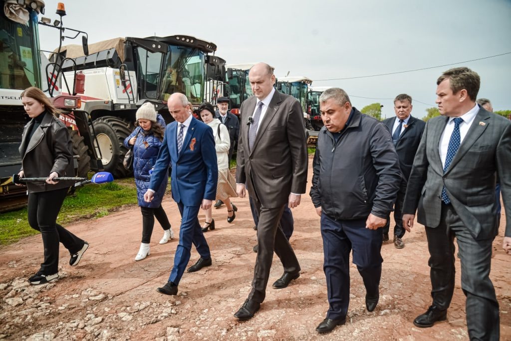    Евгений Солнцев в Александровском районе вручил орден Мужества участнику СВО «О»