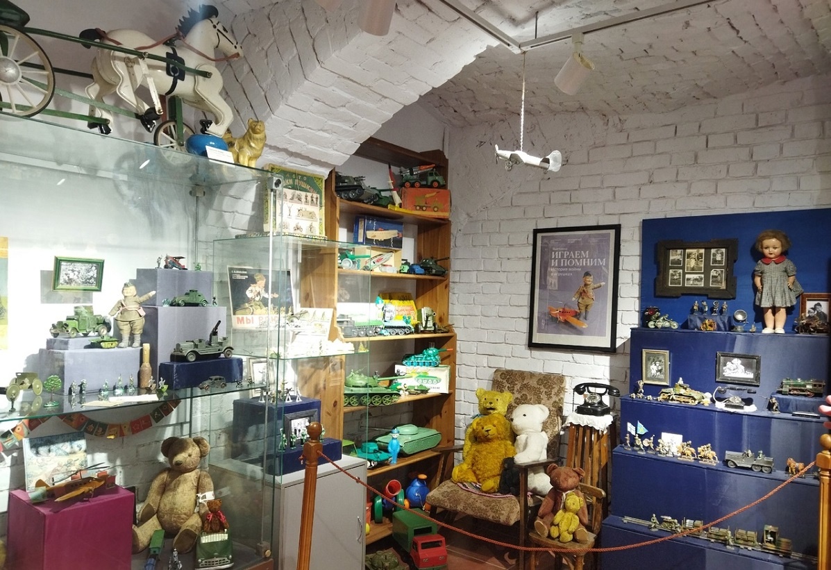    Проект «Играем и помним: история войны в игрушках» посвящён юбилею Победы
