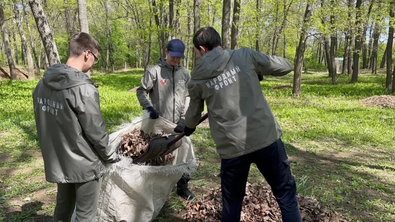    «Народный фронт» принял участие в субботнике в санатории «Дубовая роща» под Оренбургом Андрей Севостьянов