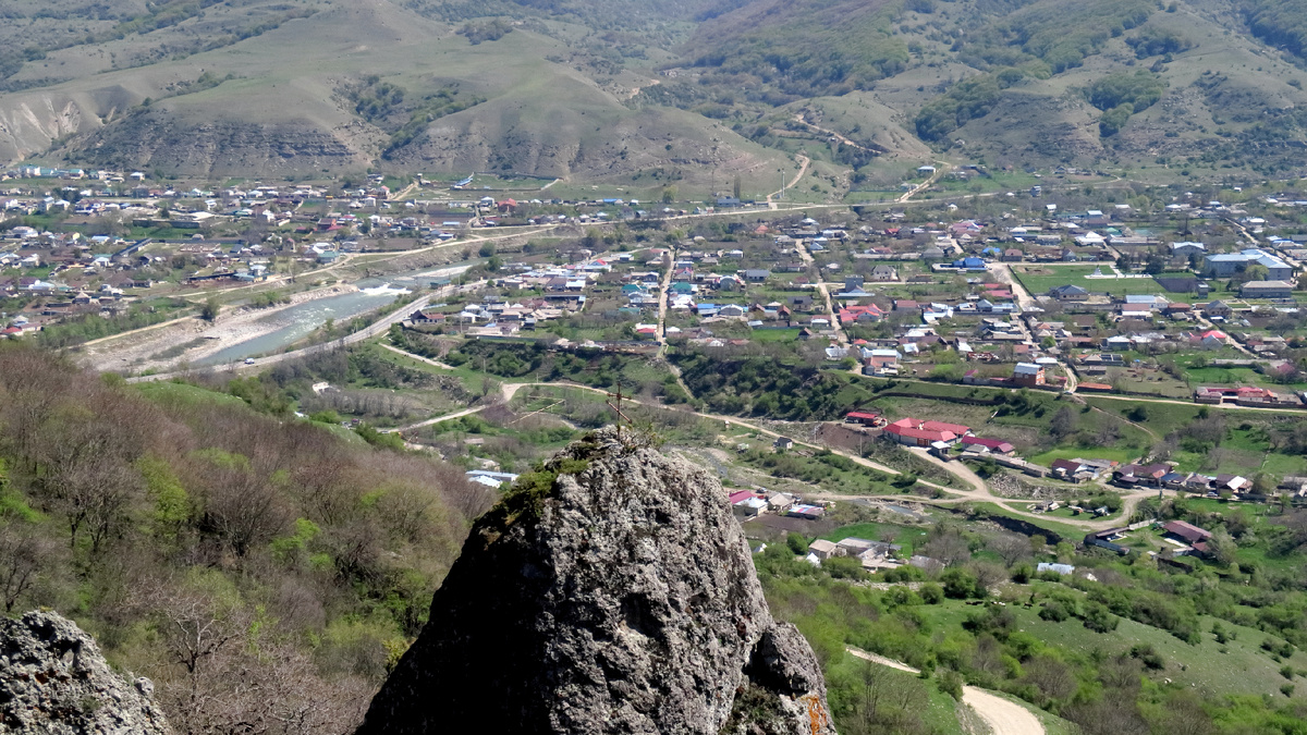 Кубань, разделяет село им. Коста Хетагурова и посёлок Новый Карачай. Фото автора