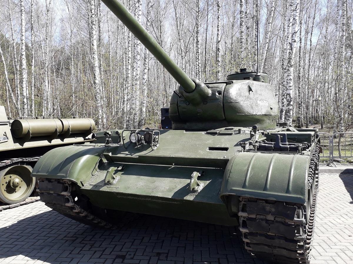 Средний танк Т-44