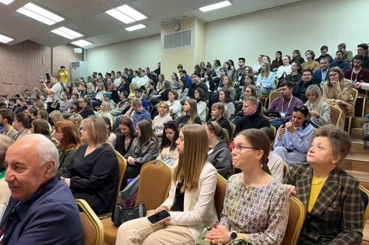    Более 300 врачей съехались на кардиологический конгресс в Туле
