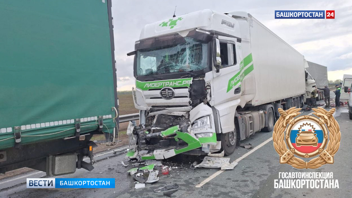    Два человека пострадали в ДТП с участием трех грузовиков на трассе М-7 в Башкортостане