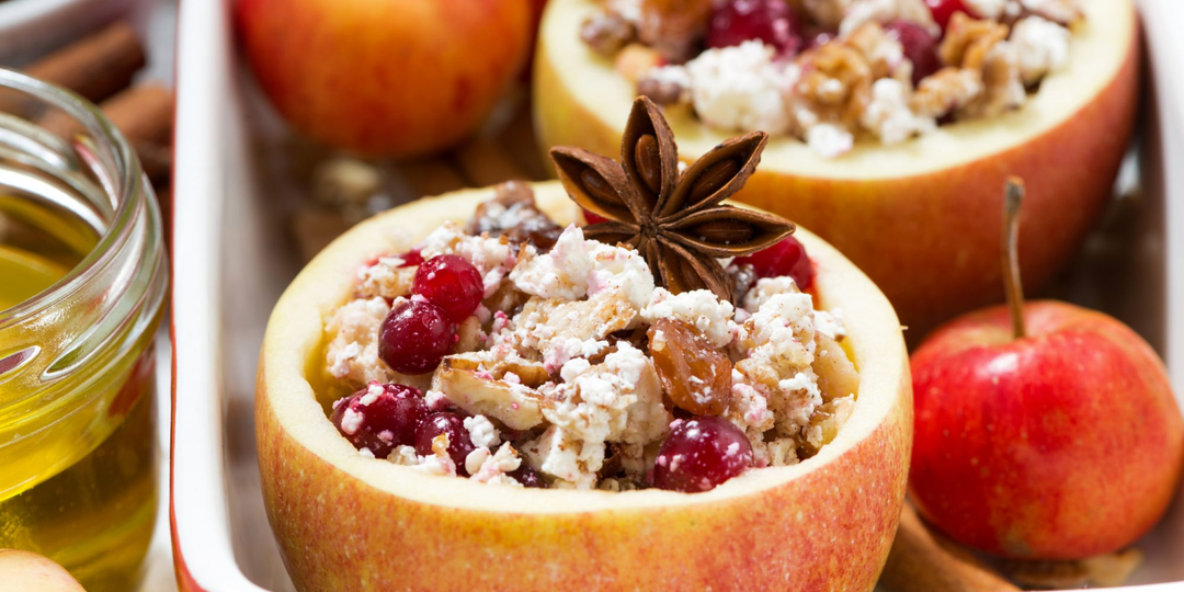 Печёные яблоки с творогом — полезный десерт для всей семьи