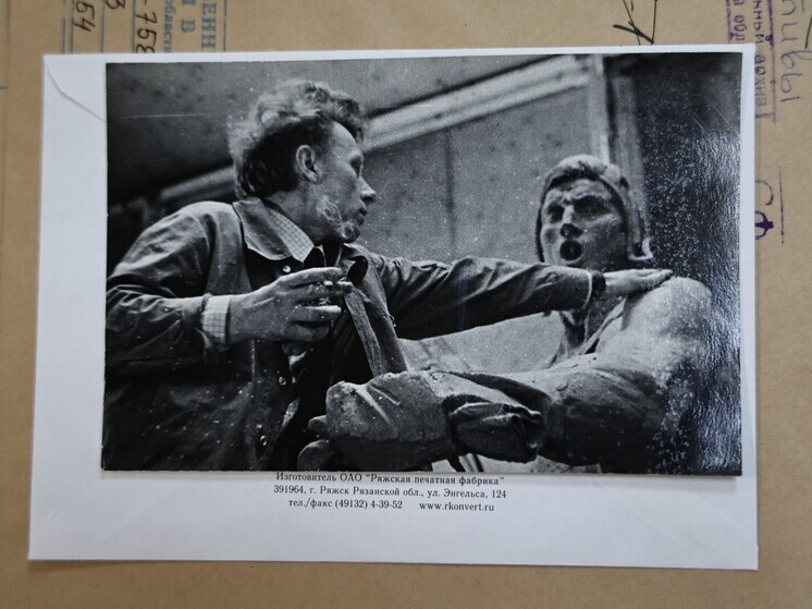     Сегодня память о подвиге танкостроителей увековечена, в том числе, и в виде памятника добровольцам-танкистам. На фото – процесс его создания. Фото: Юлия Боровикова («Вечерний Челябинск»)