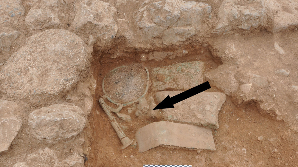    Тайна древнейшей линейки Нимруда Ассирийцы знали математику лучше нас