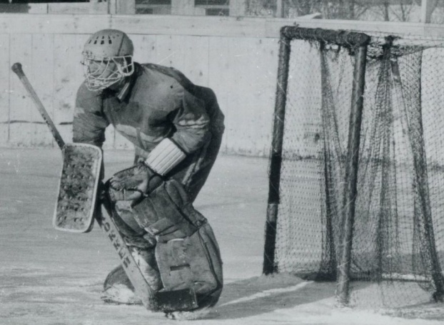 Фото с источника яндекс.картинки (вратарь районной команды)