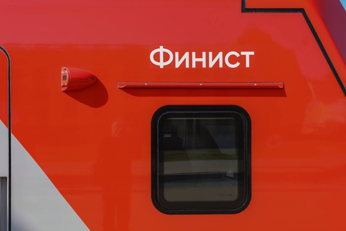   электропоезд ЭС104 «Финист»