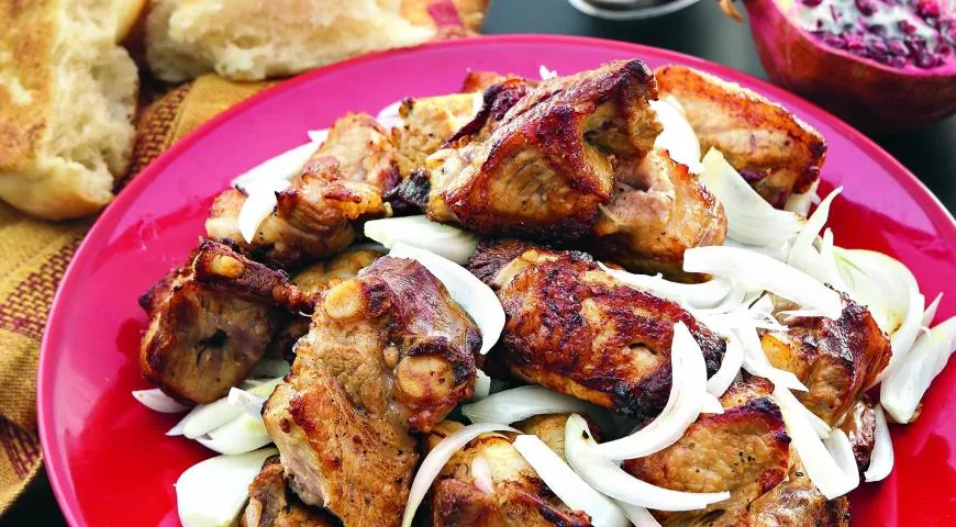 Шашлык из говядины по-мирзаански: вегетарианский вариант восточного угощения