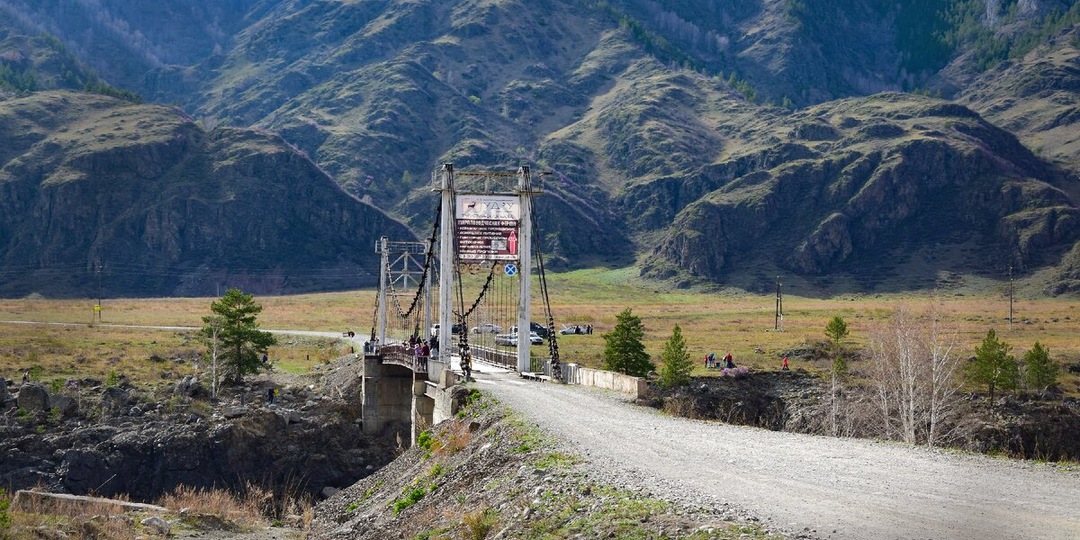 Ороктойский мост: Алтайский мост над бездной – 70 метров адреналина и мощь Катуни 🌉😲