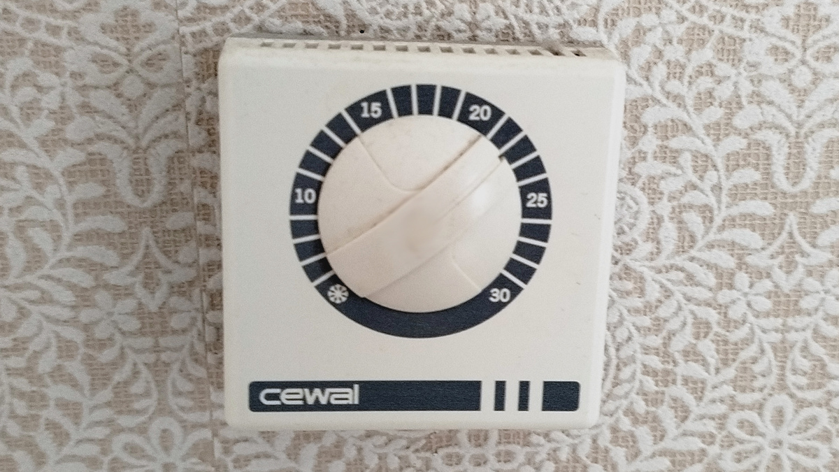 Механический термостат. Фото автора.