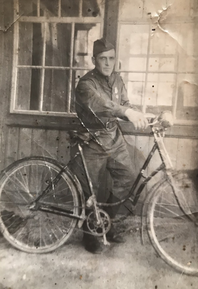 Мой дед, Новопашин Евстафий Максимович, 1944 год. Фото из личного архива автора.