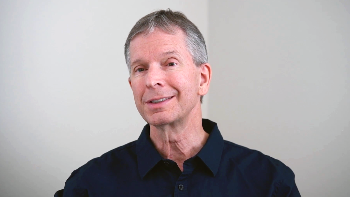 Donald Hoffman TED Talk" или "Donald Hoffman The Case Against Reality.