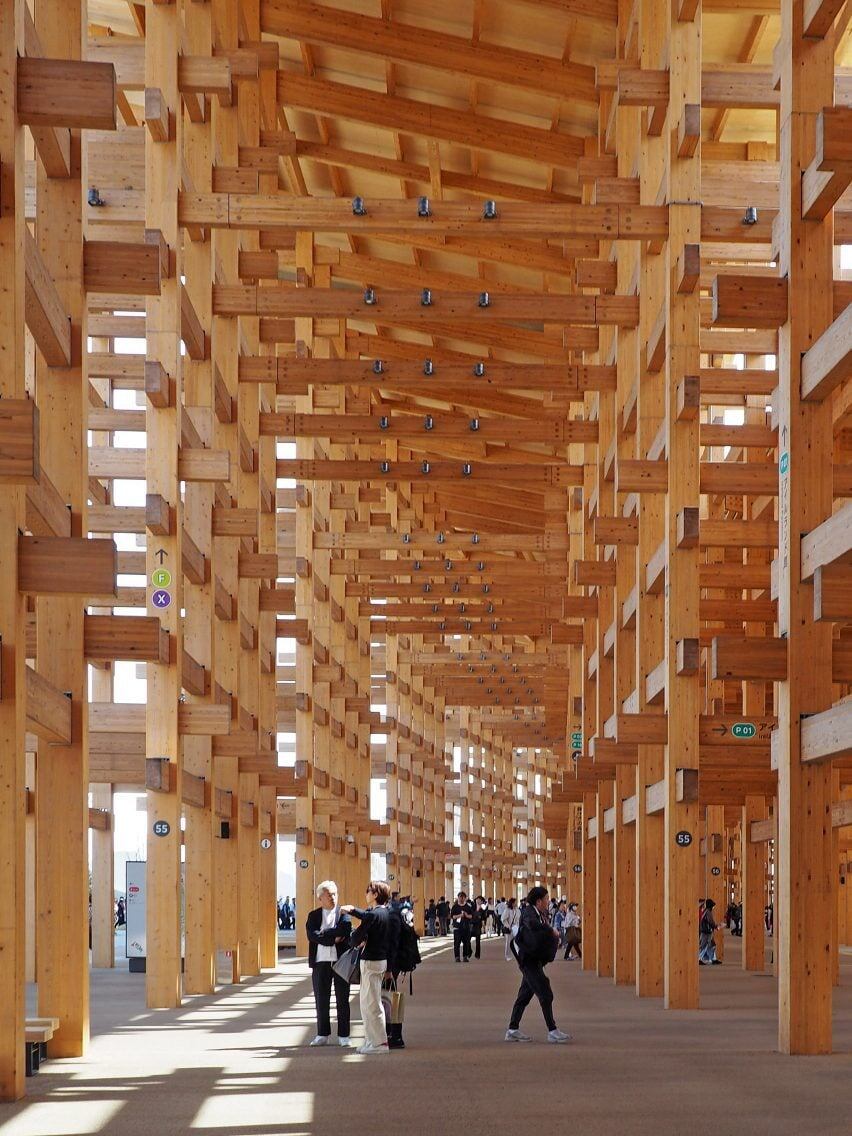 Источник изображения - https://static.dezeen.com/uploads/2025/04/the-grand-ring-sou-fujimoto-architects-expo-2025-osaka-japan_dezeen_1704_col_0-852x1136.jpg