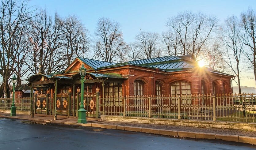 источник: https://excurspb.ru/upload/img-cache/main/6a253e00d7b1844f2ac68da456faad76/b178e235.jpg