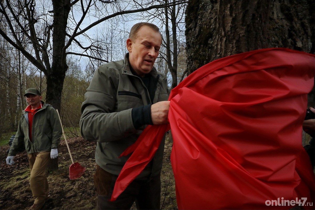 Субботник у мемориального комплекса «Цветок жизни» во Всеволожском районе