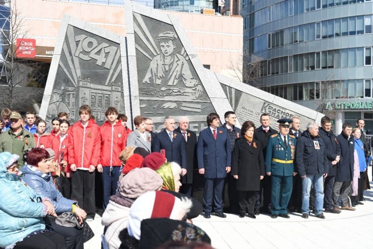 Все присутствующие после возложения цветов
Фото:Никита Сабашников